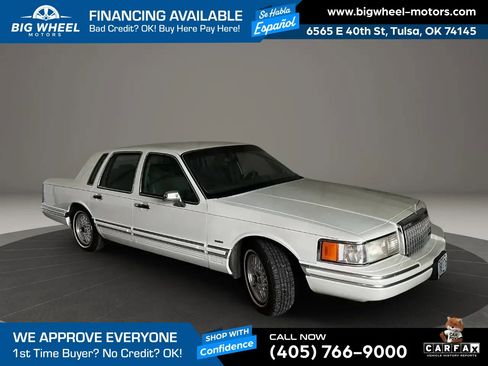 Used 1994 Lincoln Town Car Cartier RWD image 1