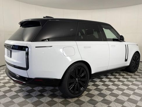 Used 2025 Land Rover Range Rover SE AWD/4WD image 12