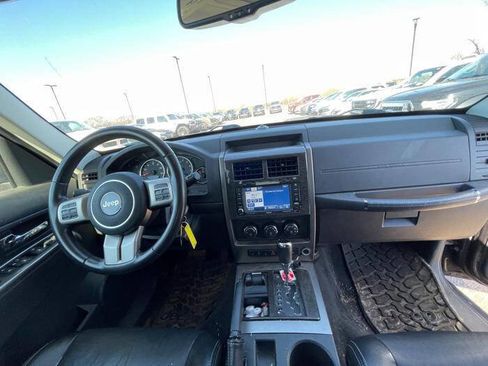 Used 2011 Jeep Liberty Limited w/ Comfort/Convenience Group image 31