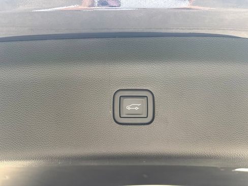 Used 2023 Buick Enclave Essence FWD image 26