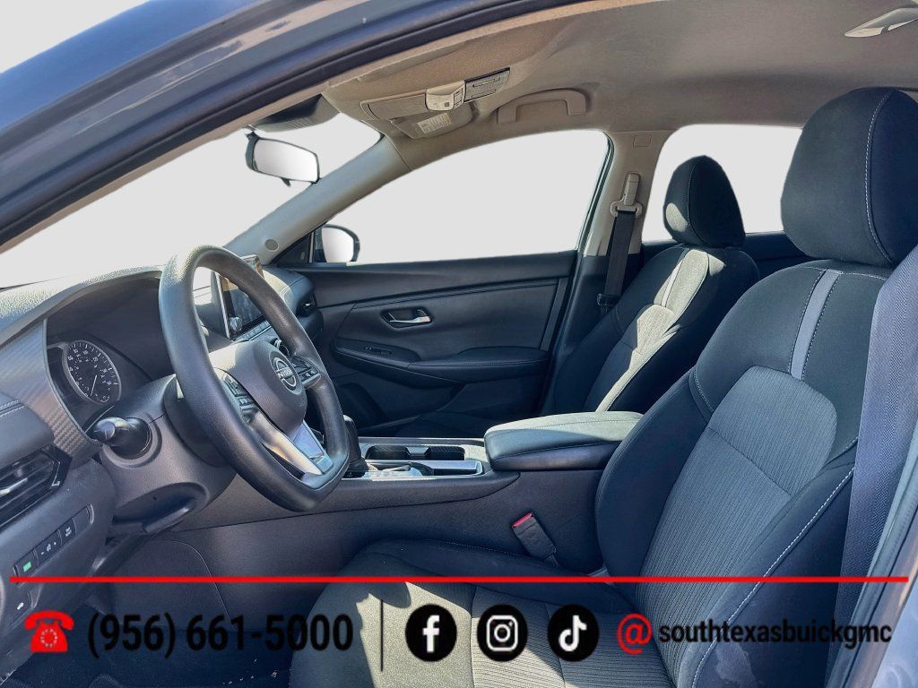 Used 2025 Nissan Sentra SV FWD image 11