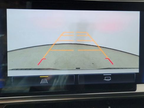 Used 2022 Chevrolet Silverado 1500 LT AWD/4WD image 32