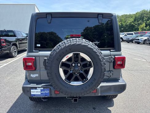 Used 2020 Jeep Wrangler Unlimited Sahara AWD/4WD image 6