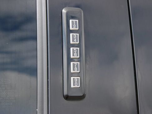 Used 2023 Ford F150 Lariat AWD/4WD image 17