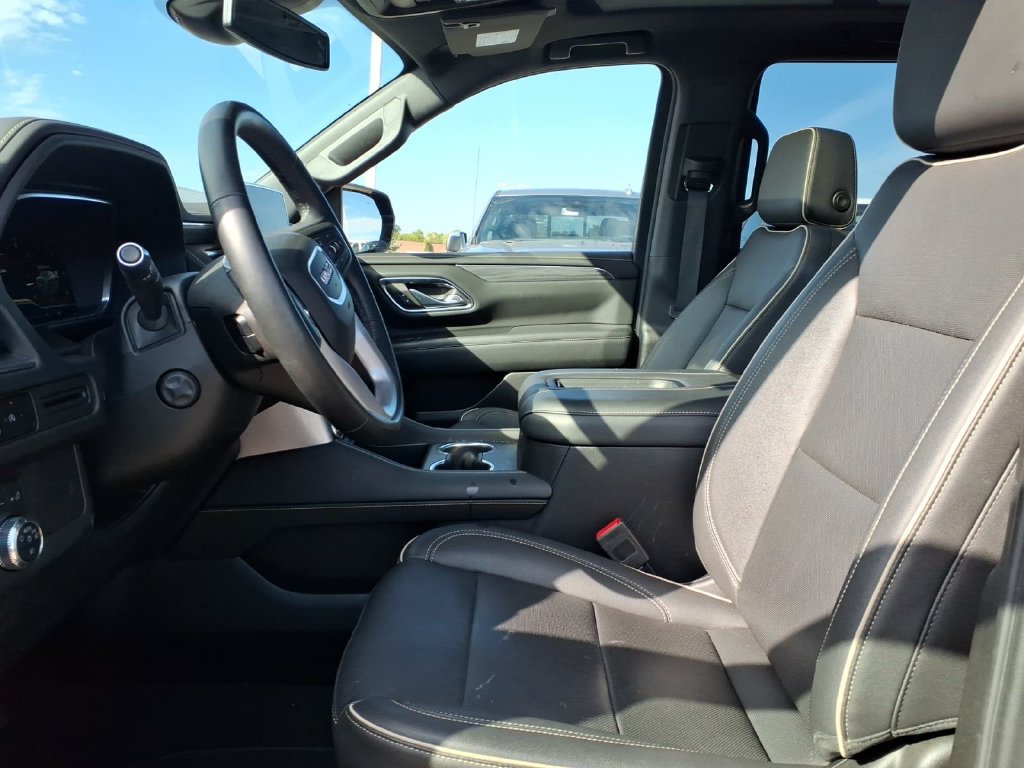 Used 2023 GMC Yukon SLT w/ SLT Premium Package AWD/4WD image 12