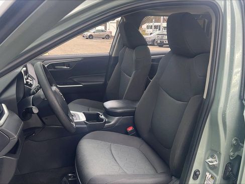Used 2023 Toyota RAV4 XLE w/ Convenience Package image 24