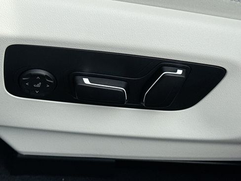 New 2027 BMW i5 xDrive40 AWD/4WD image 24