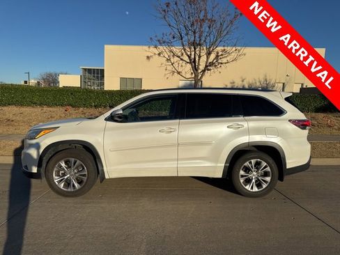 Used 2015 Toyota Highlander XLE image 7