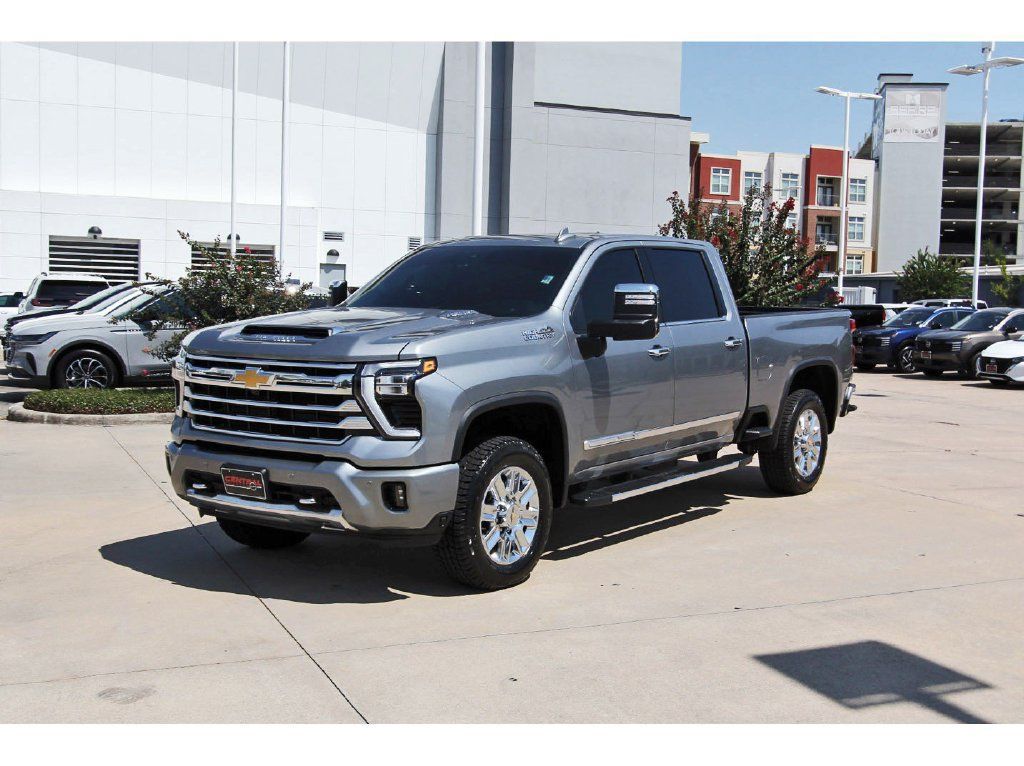 Used 2024 Chevrolet Silverado 2500 High Country AWD/4WD image 2