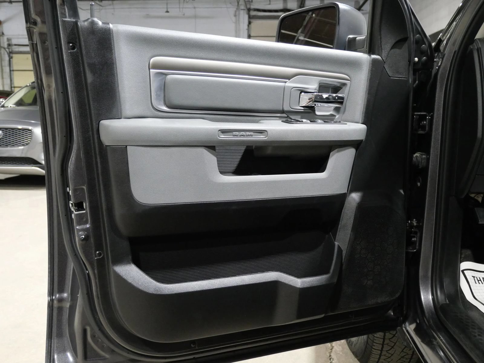 Used 2018 RAM 1500 Classic SLT AWD/4WD image 21