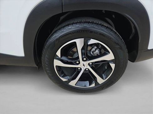 Used 2025 Chevrolet Trax RS w/ Driver Confidence Package FWD image 9
