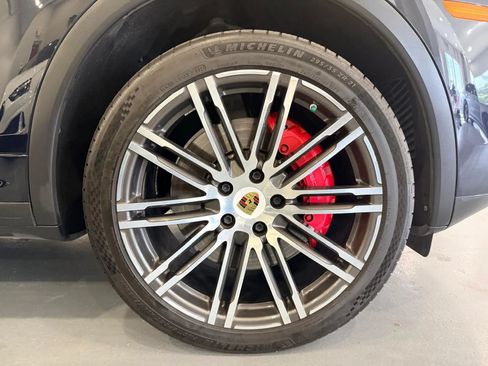 Used 2015 Porsche Cayenne Turbo w/ Premium Package AWD/4WD image 47