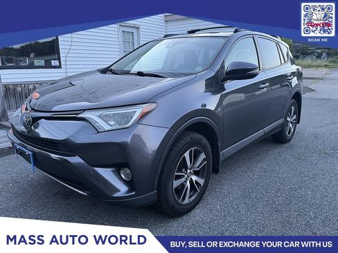 Used 2017 Toyota RAV4 XLE w/ Carpet Mat Package AWD/4WD image 3