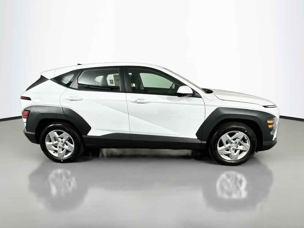 New 2027 Hyundai Kona SE FWD image 4
