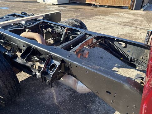 Used 2018 RAM 3500 Tradesman w/ Chrome Appearance Group image 28