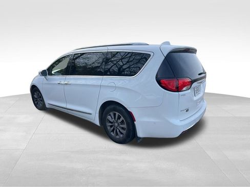 Used 2020 Chrysler Pacifica Touring-L image 4