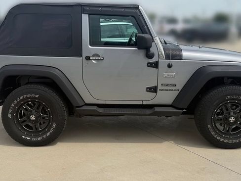Used 2017 Jeep Wrangler Sport w/ Quick Order Package 24S AWD/4WD image 6
