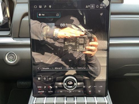 New 2026 GMC Terrain Elevation w/ Elevation Premium Package AWD/4WD image 13