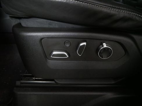 Used 2022 Cadillac Escalade Sport Platinum w/ LPO, ONYX Package image 16