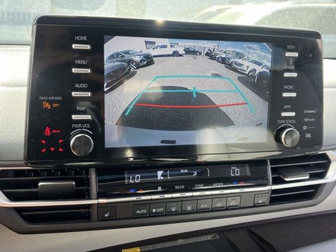 Used 2024 Toyota Sienna XLE w/ XLE Plus Package AWD/4WD image 29