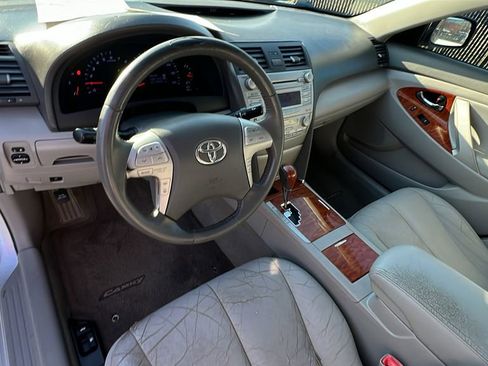 Used 2011 Toyota Camry XLE w/ XLE Extra-Value Pkg #1 image 21