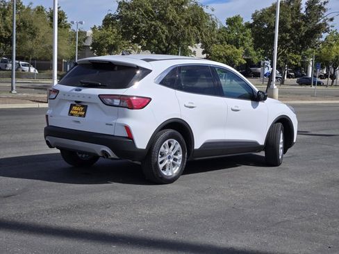 Certified 2022 Ford Escape SE AWD/4WD image 4