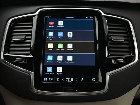 Used 2024 Volvo XC90 T8 Ultimate w/ Lounge Package image 20