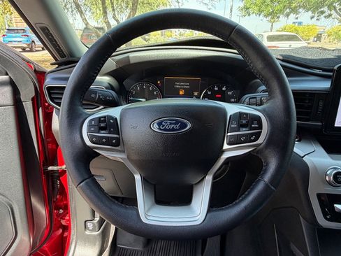 Used 2023 Ford Explorer XLT w/ Equipment Group 202A image 19