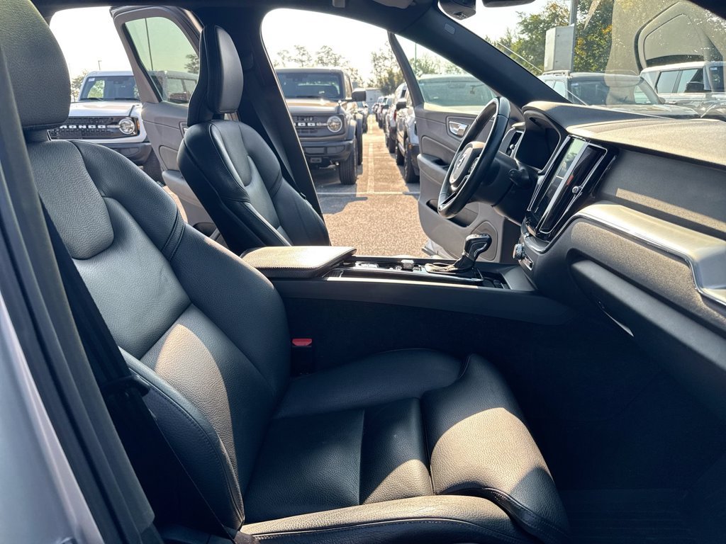 Used 2019 Volvo XC60 T5 Momentum w/ Advanced Package AWD/4WD image 23