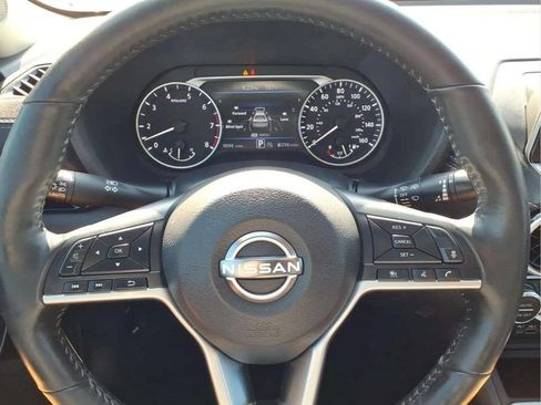 Used 2025 Nissan Sentra SV w/ All-Weather Package FWD image 13