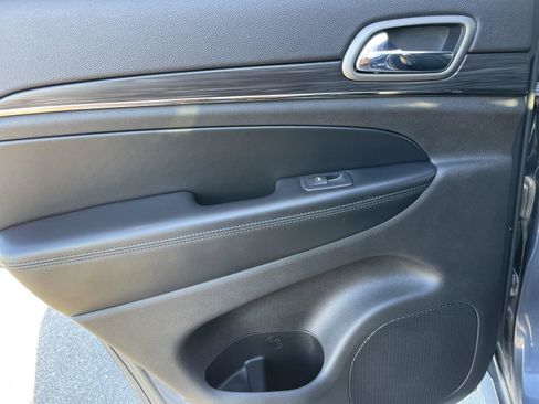 Used 2020 Jeep Grand Cherokee Limited X image 16