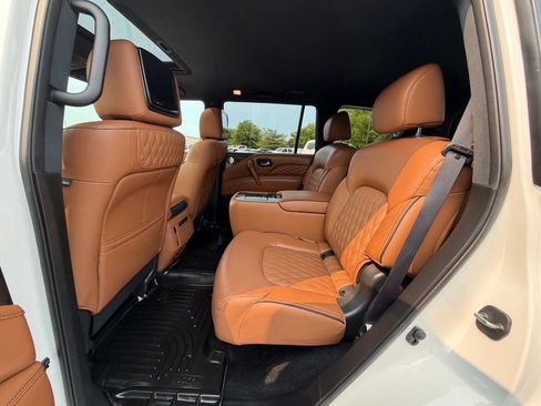 Used 2023 INFINITI QX80 Sensory w/ Cargo Package AWD/4WD image 7