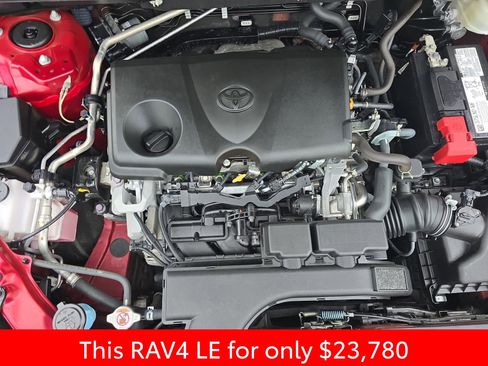 Used 2021 Toyota RAV4 LE FWD image 35