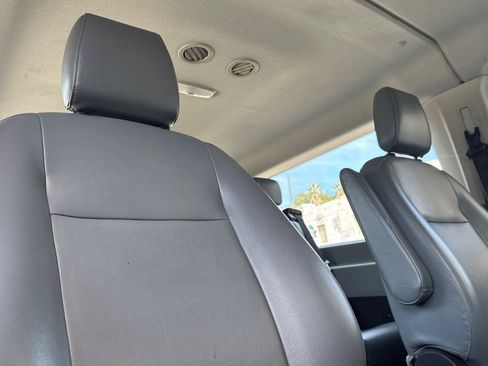 Used 2018 Ford Transit 350 XL image 18