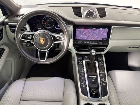 Certified 2021 Porsche Macan Turbo AWD/4WD image 28