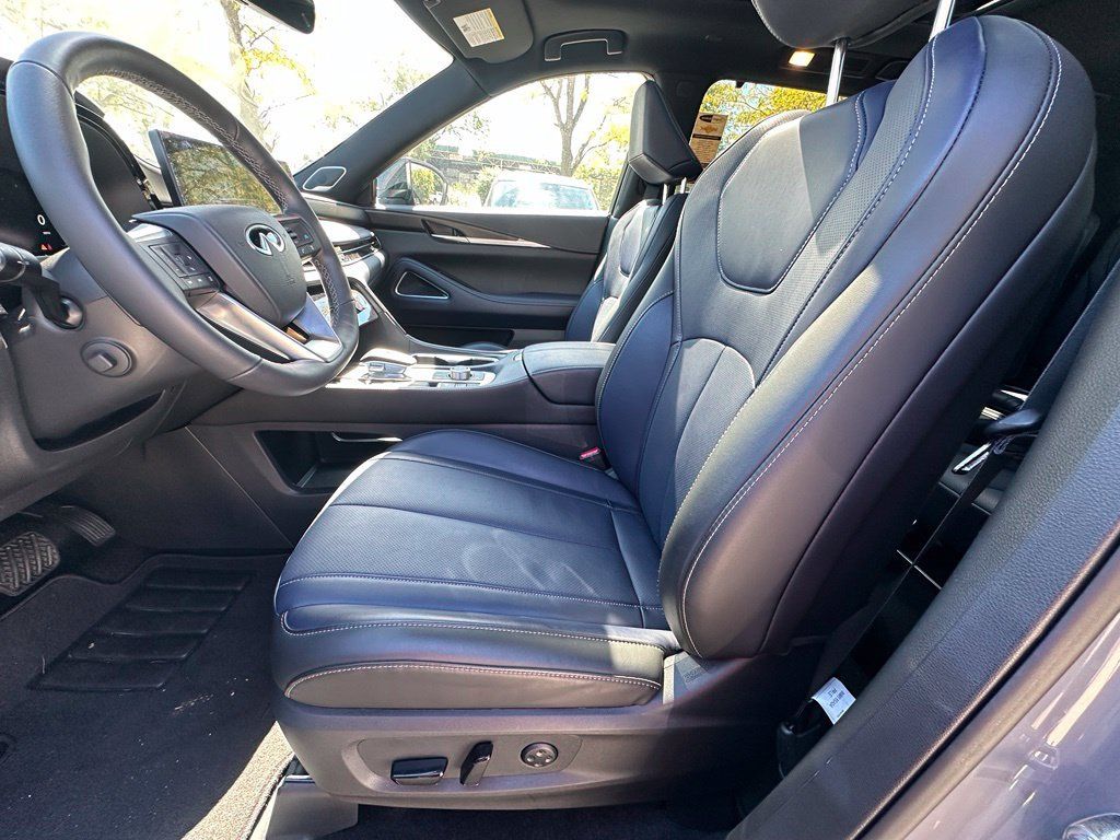 Certified 2026 INFINITI QX60 Sport w/ Dark Cargo Package AWD/4WD image 13
