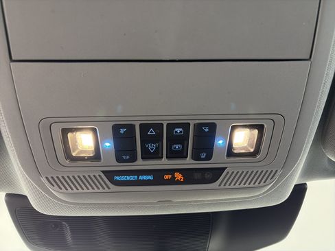 Used 2023 Ford Explorer XLT w/ Equipment Group 202A AWD/4WD image 33