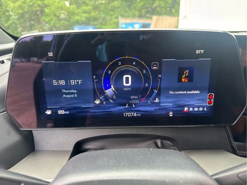Used 2025 Chevrolet Traverse LT w/ Driver Confidence Package FWD image 27