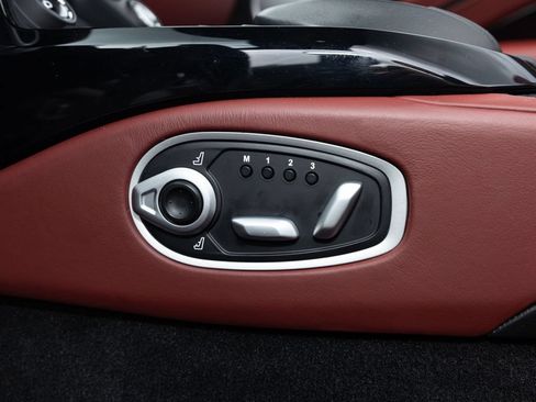 Used 2021 Aston Martin V8 Vantage Roadster RWD image 37