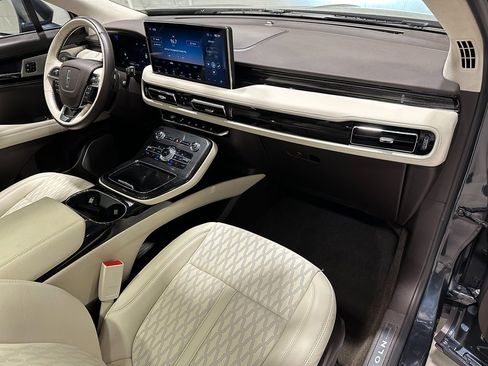 Used 2022 Lincoln Nautilus Black Label AWD/4WD image 15