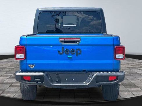 Used 2023 Jeep Gladiator Sport AWD/4WD image 4
