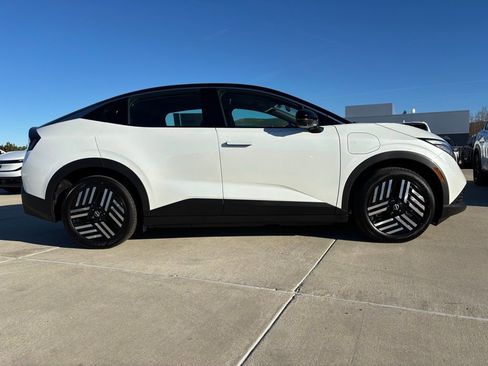 New 2026 Nissan Leaf SV+ image 2