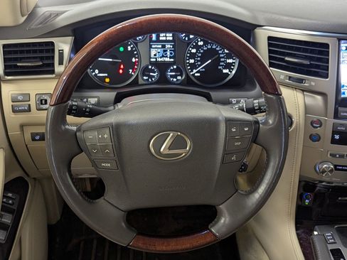 Used 2013 Lexus LX 570 4WD image 4