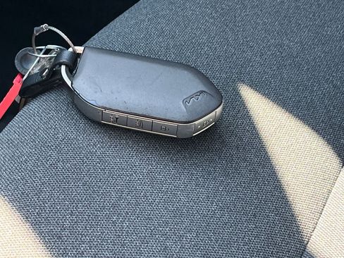 Used 2025 Kia K4 LXS image 21