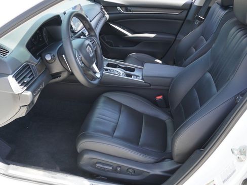 Used 2019 Honda Accord Touring image 13