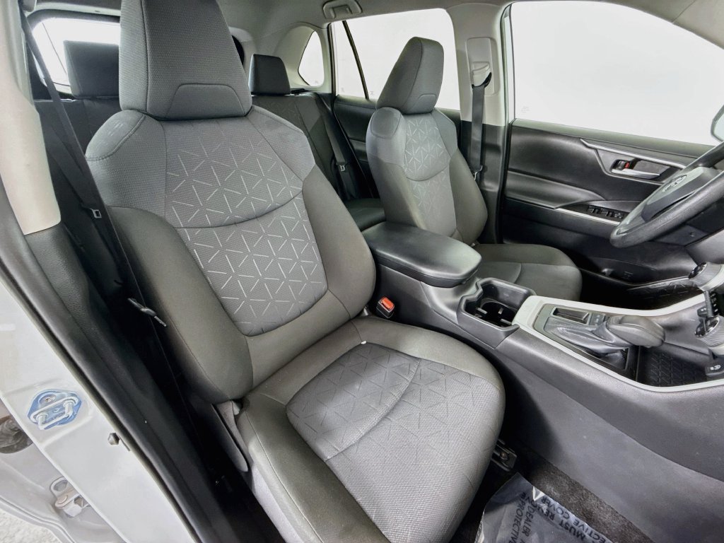 Used 2025 Toyota RAV4 XLE FWD image 26