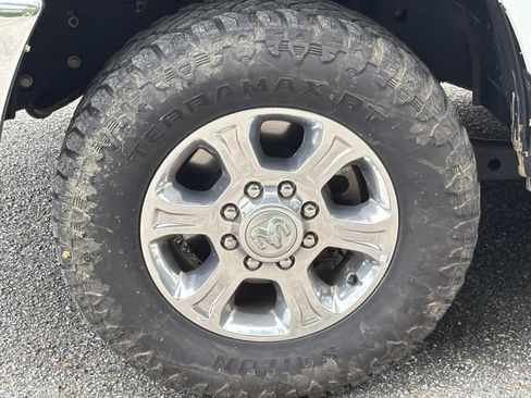 Used 2024 RAM 2500 Big Horn AWD/4WD image 15