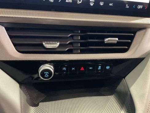 New 2026 Ford Explorer Active w/ Active Comfort Package image 12