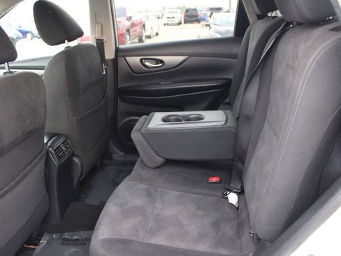 Used 2016 Nissan Rogue SV image 23