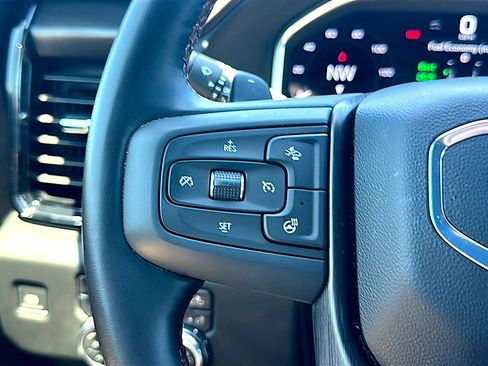 Used 2024 GMC Sierra 1500 AT4 w/ Technology Package AWD/4WD image 30